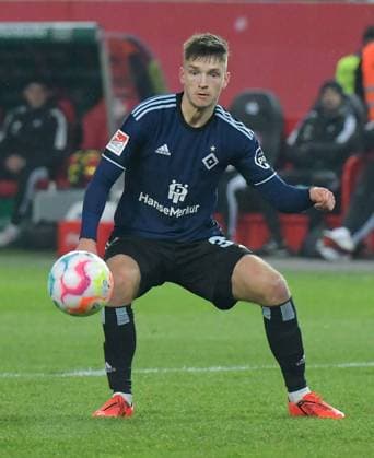 15.04.2023, xblx, Fussball 2.Bundesliga, 1.FC Kaiserslautern - Hamburger SV emspor, v.l. Noah Katterbach (Hamburg, HSV, Hamburger SV), FREISTELLER, EINZELBILD (DFL DFB REGULATIONS PROHIBIT ANY USE OF PHOTOGRAPHS as IMAGE SEQUENCES and or QUASI-VIDEO) Kaiserslautern *** 15 04 2023, xblx, football 2 Bundesliga, 1 FC Kaiserslautern Hamburger SV emspor, v l Noah Katterbach Hamburg, HSV, Hamburger SV , FREISTELLER, EINZELBILD DFL DFB REGULATIONS PROHIBIT ANY USE OF PHOTOGRAPHS as IMAGE SEQUENCES and or QUASI VIDEO Kaiserslautern