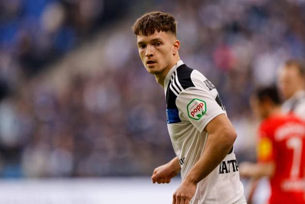 Hamburg, 18. März 2023 - Fußball, 2. Bundesliga 2022 23, Hamburger SV - Holstein Kiel: Noah Katterbach (Hamburger SV, 33) DFL REGULATIONS PROHIBIT ANY USE OF PHOTOGRAPHS AS IMAGE SEQUENCES AND OR QUASI-VIDEO. *** Hamburg, 18 March 2023 Football, 2 Bundesliga 2022 23, Hamburger SV Holstein Kiel Noah Katterbach Hamburger SV, 33 DFL REGULATIONS PROHIBIT ANY USE OF PHOTOGRAPHS AS IMAGE SEQUENCES AND OR QUASI VIDEO