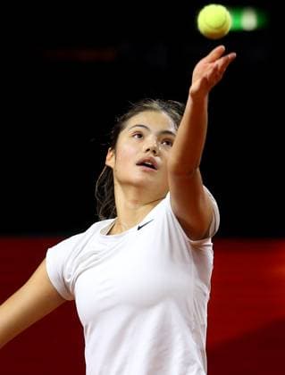 18 04 2023, Germany, Stuttgart, Porsche Tennis Grand Prix 2023, Emma Raducano