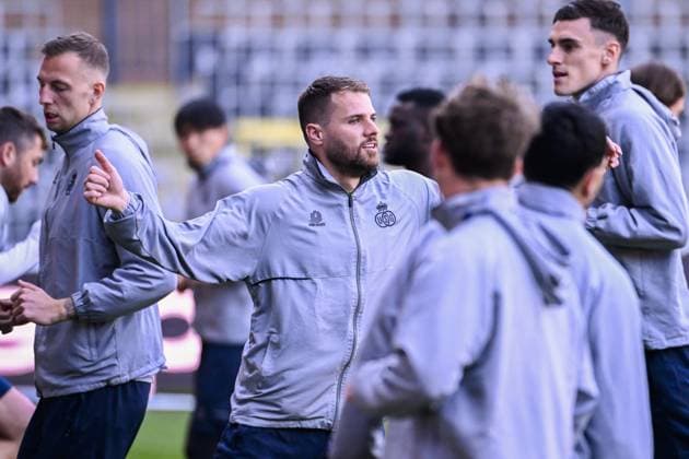 Union s Bart Nieuwkoop pictured in action during a training session of Belgian soccer team Royale Union Saint-Gilloise, Wednesday 19 April 2023 in Anderlecht stadium. Union is preparing for tomorrow s game against German Bayer 04 Leverkusen, the return leg of the quarterfinals of the UEFA Europa League competition. First leg ended on a draw 1-1 result. LAURIExDIEFFEMBACQ  x65339427x