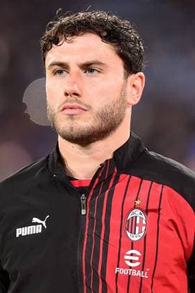 Davide Calabria of AC Milan during the Uefa Champions League match between SSC Napoli and AC Milan at Stadio Diego Armando Maradona Naples Italy on 18 April 2023. Naples Stadio Diego Armando Maradona Naples Italy Copyright: xFrancoxRomanox SP24-618-042