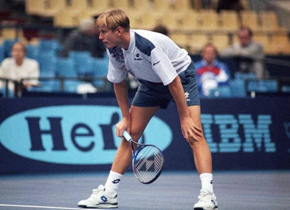 Moscow, Russia. Sportsman Yevgeny Kafelnikov (Russia) competes in a match against Lars Rehmann (Germany) during the 1994 Kremlin Cup at the Olympic Stadium. L. Rehmann wins with the total score 2:1. Roman Denisov TASS  5190272