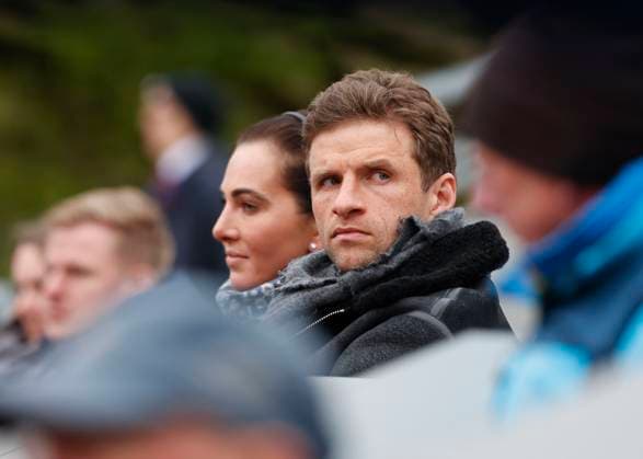 Sport Themen der Woche KW16 Sport Bilder des Tages BMW Open Feature, FC Bayern Spieler Thomas Mueller in der VIP Loge *** BMW Open Feature, FC Bayern player Thomas Mueller in the VIP box Copyright: xJuergenxHasenkopfx