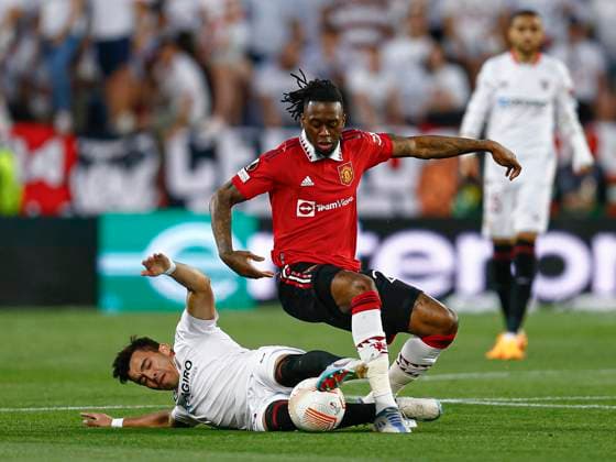 ESP: Sevilla FC Manchester United, ManU UEFA Europa League Marcos Acuna of Sevilla FC and Aaron Wan-Bissaka of Manchester United during the UEFA Europa League match, quarter finals, second leg, between Sevilla FC v Manchester United played at Ramon Sanchez Pizjuan Stadium on April 20, 2023 in Sevilla, Spain. kpng Copyright: xAntonioxPozox xPRESSINx PS_230420_001