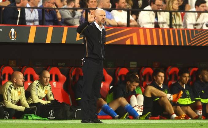 Mandatory Credit: Photo by Kieran McManus Shutterstock (13873490al) Manchester United, ManU manager Erik ten Hag shows a look of frustration Sevilla v Manchester United, UEFA Europa League, Quarter-Final, Second Leg, Football, Ramon Sanchez-Pizjuan Stadium, Seville, Spain - 20 Apr 2023 Sevilla v Manchester United, UEFA Europa League, Quarter-Final, Second Leg, Football, Ramon Sanchez-Pizjuan Stadium, Seville, Spain - 20 Apr 2023 Copyright: xKieranxMcManus Shutterstockx 13873490al