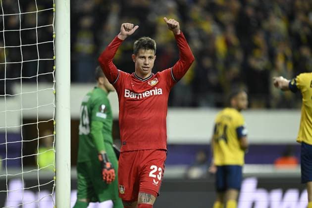 ANDERLECHT, BELGIUM - APRIL 20 : Hlozek Adam forward of Bayer Leverkusen puts up his thumbs during the UEFA Europa League Quarter-finals, 2nd leg match between Union SG and Bayer Leverkusen at the Anderlecht stadium on April 20, 2023 in Anderlecht, Belgium, 20 04 2023 ( Union SG v Bayer Leverkusen - UEFA Europa League PhotoNews Panoramic 