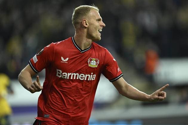 ANDERLECHT, BELGIUM - APRIL 20 : Bakker Mitchel defender of Bayer Leverkusen celebrates scoring a goal during the UEFA Europa League Quarter-finals, 2nd leg match between Union SG and Bayer Leverkusen at the Anderlecht stadium on April 20, 2023 in Anderlecht, Belgium, 20 04 2023 ( Union SG v Bayer Leverkusen - UEFA Europa League PhotoNews Panoramic 