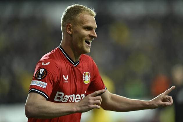 ANDERLECHT, BELGIUM - APRIL 20 : Bakker Mitchel defender of Bayer Leverkusen celebrates scoring a goal during the UEFA Europa League Quarter-finals, 2nd leg match between Union SG and Bayer Leverkusen at the Anderlecht stadium on April 20, 2023 in Anderlecht, Belgium, 20 04 2023 ( Union SG v Bayer Leverkusen - UEFA Europa League PhotoNews Panoramic 