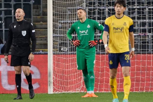 ANDERLECHT, BELGIUM - APRIL 20 : Moris Anthony goalkeeper of Union St-Gilloise looks dejected during the UEFA Europa League Quarter-finals, 2nd leg match between Union SG and Bayer Leverkusen at the Anderlecht stadium on April 20, 2023 in Anderlecht, Belgium, 20 04 2023 ( Union SG v Bayer Leverkusen - UEFA Europa League PhotoNews Panoramic 