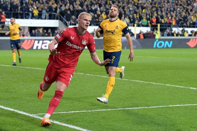 BRUSSELS - Mitchel Bakker of Bayer 04 Leverkusen celebrates the 0-2 during the UEFA Europa League quarterfinal match between Union Sint Gillis and Bayer 04 Leverkusen at the Lotto Park stadium on April 20, 2023 in Brussels, Belgium. AP Dutch Height UEFA Europa Europa League - Quarter-final, 2nd Leg 2022 2023 xVIxANPxSportx xGerritxvanxKeulenxIVx 467498925 originalFilename: 467498925.jpg