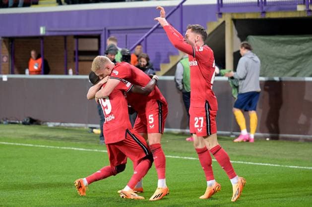 BRUSSELS - Mitchel Bakker of Bayer 04 Leverkusen celebrates the 0-2 with his teammates during the UEFA Europa League quarterfinal match between Union Sint Gillis and Bayer 04 Leverkusen at the Lotto Park stadium on April 20, 2023 in Brussels, Belgium. AP Dutch Height UEFA Europa Europa League - Quarter-final, 2nd Leg 2022 2023 xVIxANPxSportx xGerritxvanxKeulenxIVx 467499212 originalFilename: 467499212.jpg