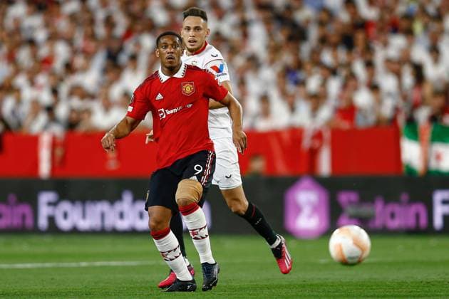 Mandatory Credit: Photo by Pressinphoto Shutterstock (13880830w) Anthony Martial Manchester United, ManU and Lucas Ocampos of Sevilla FC Sevilla FC v Manchester United, UEFA Europa League, Quarter-Finals, second leg. Football, Ramon Sanchez Pizjuan Stadium, Sevilla, Spain - 20 April 2023 Editorial use only Sevilla FC v Manchester United, UEFA Europa League, Quarter-Finals, second leg. Football, Ramon Sanchez Pizjuan Stadium, Sevilla, Spain - 20 April 2023 Editorial use only Copyright: xPressinphoto Shutterstockx 13880830w