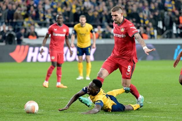 BRUSSELS - (lr) Lazare Amani of Royale Union Saint-Gilloise, Robert Andrich of Bayer 04 Leverkusen during the UEFA Europa League quarterfinal match between Union Sint Gillis and Bayer 04 Leverkusen at Lotto Park stadium on April 20, 2023 in Brussels, Belgium. AP Dutch Height UEFA Europa Europa League - Quarter-final, 2nd Leg 2022 2023 xVIxANPxSportx xGerritxvanxKeulenxIVx 467501764 originalFilename: 467501764.jpg