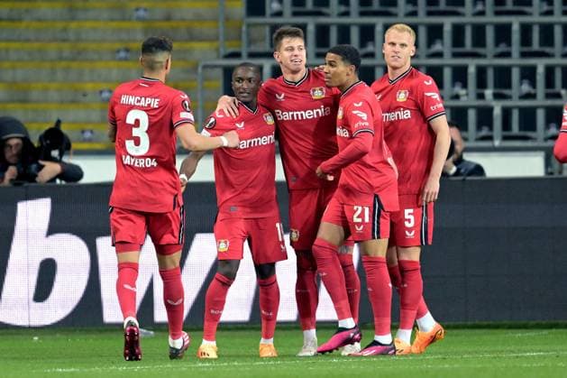 BRUSSELS - Adam Hlozek of Bayer 04 Leverkusen celebrates the 1-4 with his teammates during the UEFA Europa League quarterfinal match between Union Sint Gillis and Bayer 04 Leverkusen at the Lotto Park stadium on April 20, 2023 in Brussels, Belgium. AP Dutch Height UEFA Europa Europa League - Quarter-final, 2nd Leg 2022 2023 xVIxANPxSportx xGerritxvanxKeulenxIVx 467502952 originalFilename: 467502952.jpg