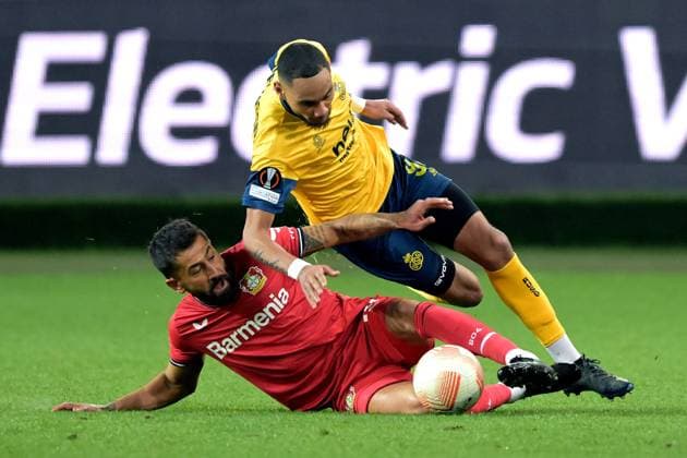 BRUSSELS - (lr) Kerem Demirbay of Bayer 04 Leverkusen, Loic Lapoussin of Royale Union Saint-Gilloise during the UEFA Europa League quarterfinal match between Union Sint Gillis and Bayer 04 Leverkusen at Lotto Park stadium on April 20, 2023 in Brussels, Belgium. AP Dutch Height UEFA Europa Europa League - Quarter-final, 2nd Leg 2022 2023 xVIxANPxSportx xGerritxvanxKeulenxIVx 467503274 originalFilename: 467503274.jpg