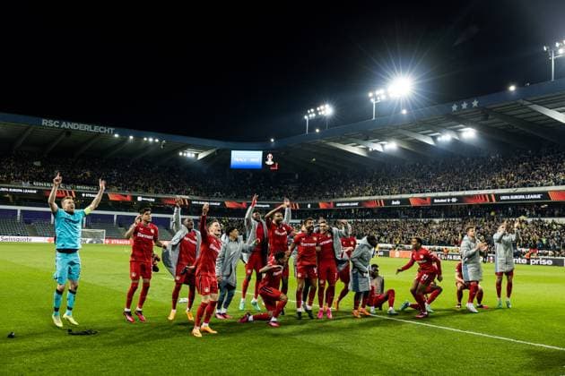 UEFA Europa League Quarterfinal Royale Union Saint Gilloise Bayer 04 Leverkusen The Bayer 04 Leverkusen players celebrate the victory and the entry into the semifinals with the accompanying fans UEFA Europa League Quarterfinal Royale Union Saint Gilloise Bayer 04 Leverkusen, Brussels, Anderlecht Stadium Copyright: xBEAUTIFULxSPORTS Wunderlx