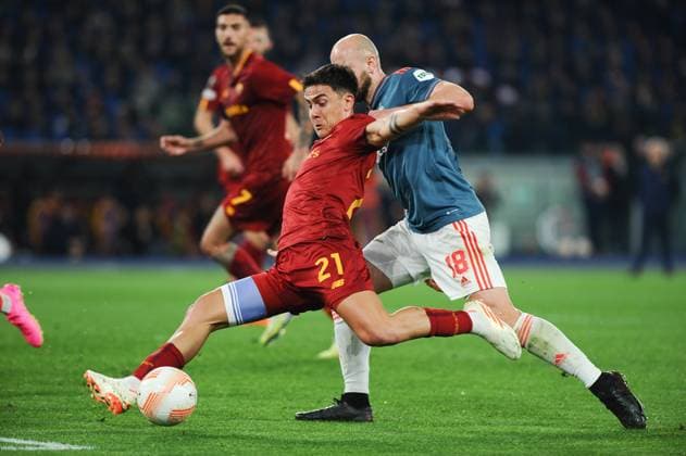 IPP20230420 Football - soccer: UEFA Europa League 2022 2023, A.S. Roma - Feyenoord Rotterdam, l azione del gol di Paulo Dybala per il 2 a 1 della Roma (Verwendung nur in Deutschland - GERMANY ONLY) *** IPP20230420 Football soccer UEFA Europa League 2022 2023, A S Roma Feyenoord Rotterdam, l azione del gol di Paulo Dybala per il 2 a 1 della Roma Use only in Germany GERMANY ONLY 