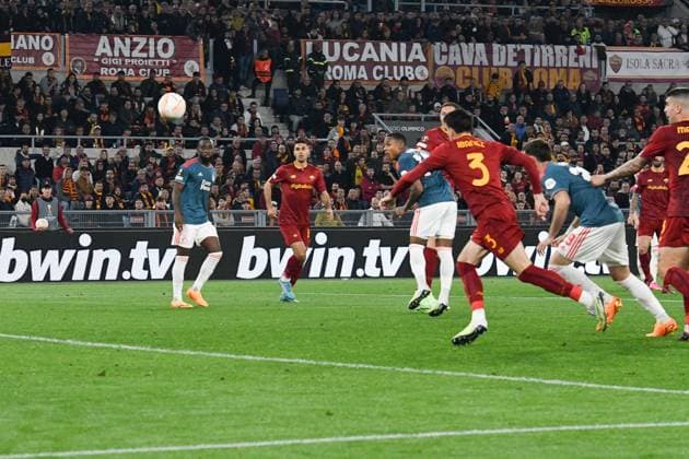 IPP20230420 Football - soccer: UEFA Europa League 2022 2023, A.S. Roma - Feyenoord Rotterdam, Igor Paixao Segna il gol del momentaneo 1 a 1 del Feyenoord (Verwendung nur in Deutschland - GERMANY ONLY) *** IPP20230420 Football soccer UEFA Europa League 2022 2023, A S Roma Feyenoord Rotterdam, Igor Paixao Segna il gol del momentaneo 1 a 1 del Feyenoord Use only in Germany GERMANY ONLY 