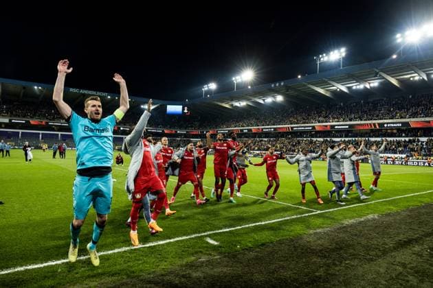 UEFA Europa League Quarterfinal Royale Union Saint Gilloise Bayer 04 Leverkusen The Bayer 04 Leverkusen players celebrate the victory and the entry into the semifinals with the accompanying fans UEFA Europa League Quarterfinal Royale Union Saint Gilloise Bayer 04 Leverkusen, Brussels, Anderlecht Stadium Copyright: xBEAUTIFULxSPORTS Wunderlx