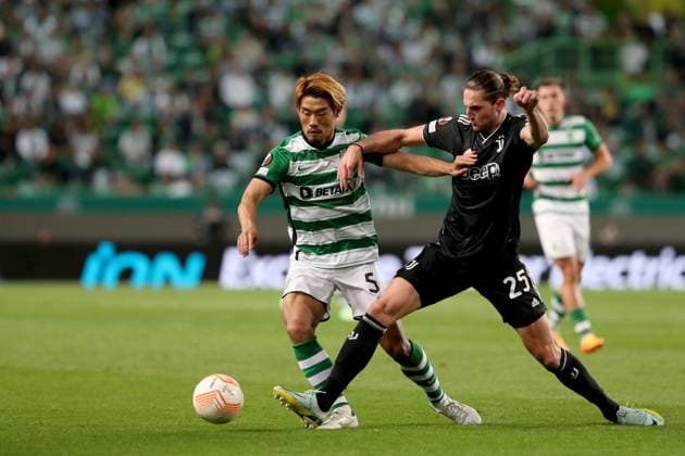 (230421) -- LISBON, April 21, 2023 -- Hidemasa Morita (L) of Sporting CP vies with Adrien Rabiot of Juventus during the UEFA Europa League quarterfinal second leg match between Sporting CP and Juventus FC at Alvalade stadium in Lisbon, Portugal, on April 20, 2023. (Photo by Pedro Fiuza Xinhua) (SP)PORTUGAL-LISBON-FOOTBALL-UEFA EUROPA LEAGUE-SPORTING CP VS JUVENTUS PetroxFiuza 