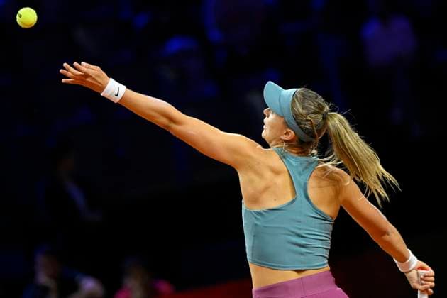 Paula Badosa ESP Action Serve Tennis Women Porsche Cup Porsche Tennis Grand Prix GP Stuttgart 2023 Porsche Arena 21 04 2022 DFL REGULATIONS PROHIBIT ANY USE OF PHOTOGRAPHS AS IMAGE SEQUENCES AND OR QUASI VIDEO Porsche Tennis Grand Prix GP Stuttgart 2023