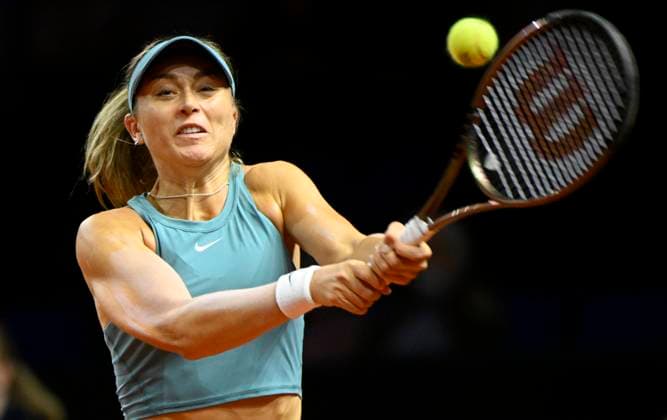 Paula Badosa ESP Action Tennis Women Porsche Cup Porsche Tennis Grand Prix GP Stuttgart 2023 Porsche Arena 21 04 2022 DFL REGULATIONS PROHIBIT ANY USE OF PHOTOGRAPHS AS IMAGE SEQUENCES AND OR QUASI VIDEO Porsche Tennis Grand Prix GP Stuttgart 2023