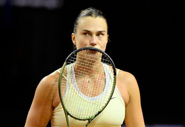 Aryna Sabalenka BLR cheers joy emotion kisses her bat kiss gesture gesture tennis ladies Porsche Cup Porsche Tennis Grand Prix GP Stuttgart 2023 quarterfinals Porsche Arena 21 04 2022 DFL REGULATES PROHIBIT ANY USE OF PHOTOGRAPHS AS IMAGE SEQUENCES AND OR QUASI VIDEO Porsche Tennis Grand Prix GP Stuttgart 2023