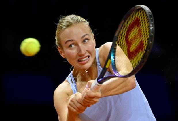 Anastasia Potapova RUS Action Tennis Women Porsche Cup Porsche Tennis Grand Prix GP Stuttgart 2023 Quarterfinals Porsche Arena 21 04 2022 DFL REGULATIONS PROHIBIT ANY USE OF PHOTOGRAPHS AS IMAGE SEQUENCES AND OR QUASI VIDEO Porsche Tennis Grand Prix GP Stuttgart 2023
