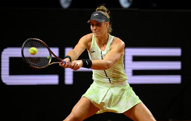Beatriz Haddad Maia BRA Action Tennis Women Porsche Cup Porsche Tennis Grand Prix GP Stuttgart 2023 Quarterfinals Porsche Arena 21 04 2022 DFL REGULATES PROHIBIT ANY USE OF PHOTOGRAPHS AS IMAGE SEQUENCES AND OR QUASI VIDEO Porsche Tennis Grand Prix GP Stuttgart 2023