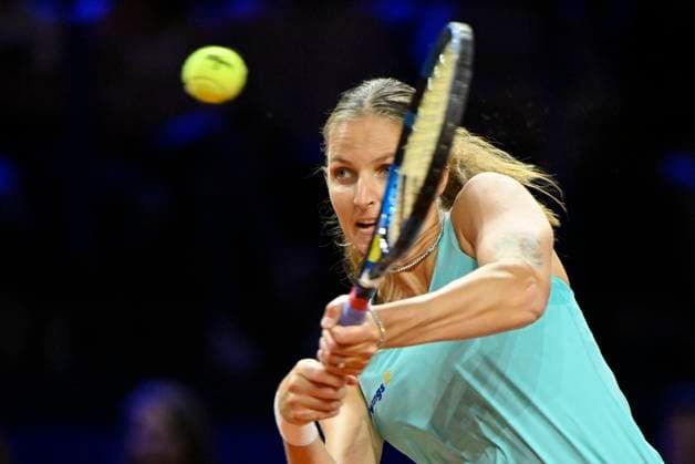 Karolina Pliskova CZE Action Tennis Women Porsche Cup Porsche Tennis Grand Prix GP Stuttgart 2023 Quarterfinals Porsche Arena 21 04 2022 DFL REGULATIONS PROHIBIT ANY USE OF PHOTOGRAPHS AS IMAGE SEQUENCES AND OR QUASI VIDEO Porsche Tennis Grand Prix GP Stuttgart 2023