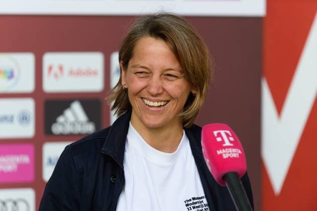 Munich, Germany, Apr 22nd 2023: Bianca Rech (Sporting director FC Bayern Munich) talking to Magenta before the Flyeralarm Frauen Bundesliga match between FC Bayern Munich and SC Freiburg at FC Bayern Campus, Germany. (Sven Beyrich SPP) Copyright: xSvenxBeyrich SPPx spp-en-SvBe-20230422-D4S_5788