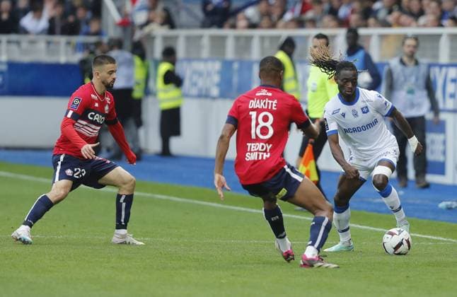 RECORD DATE NOT STATED (Auxerre) Gideon Mensah (Lille) Bafode Diakite Football : Auxerre vs Lille - Ligue 1 - 22 04 2023 StephanieGrossetete Panoramic 