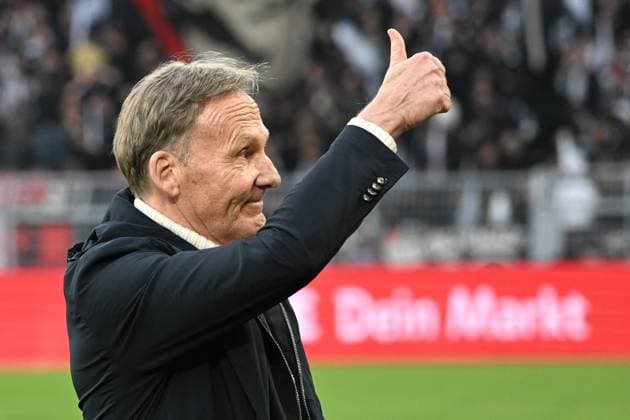 22 04 2023, xjhx, football 1 Bundesliga, Borussia Dortmund Eintracht Frankfurt emspor, v l Managing Director Hans Joachim Watzke Borussia Dortmund DFL DFB REGULATES PROHIBIT ANY USE OF PHOTOGRAPHS as IMAGE SEQUENCES and or QUASI VIDEO Dortmund