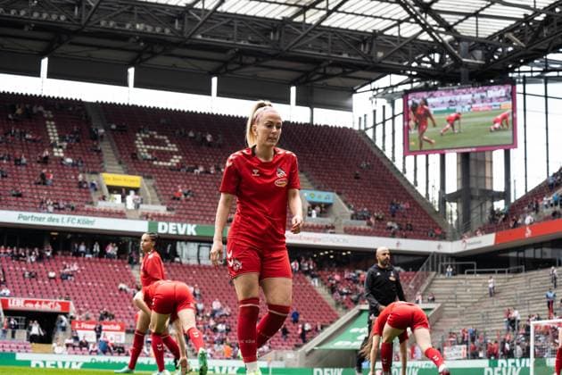 GER, 1 FFBL, 1 FC Koeln vs Eintracht Frankfurt 23 04 2023, RheinEnergieSTADION, Koeln, GER, 1 FFBL, 1 FC Koeln vs Eintracht Frankfurt in picture picture shows Mandy Islacker 1 FC Koeln, 8 warming up before the game nordphotoxGmbHx xChristianxSchulze nph000300