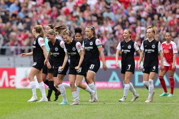 Flyeralarm Frauen Bundesliga 2022 2023 1 FC Köln SG Eintracht Frankfurt Goal for SG Eintracht Frankfurt by Barbara Dunst FRA, 28 cheers Cologne RheinEnergieStadion North Rhine Westphalia Germany
