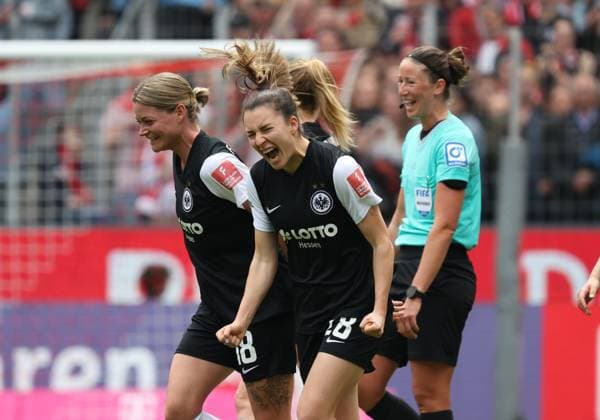 Goal celebration 0 1 Verena Hanshaw SGE , Barbara Dunst SGE , 1 FC Köln Eintracht Frankfurt, Flyeralarm Frauen Bundesliga, 18 Spieltag, Rhein Energie Stadion Köln, Germany, 18 03 2023
