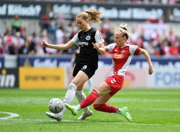 23 04 2023, Cologne, Germany, Rhein Energie Stadium, 1 FC Koeln vs Eintracht Frankfurt Frauen Bundesliga, Sjoeke Nuesken Eintracht Frankfurt and Mandy Islacker 1 FC Koeln in duel Foto Ralf Treese, Ralf Treese DFB DFL REGULATIONS PROHIBIT ANY USE OF PHOTOGRAPHS AS IMAGE SEQUENCES AND OR QUASI VIDEO Cologne Rhein Energie Stadium North Rhine Westphalia Germany  521_KOESGE20230423_008 Treese-521
