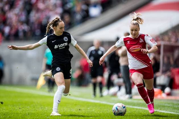 FLYERALARM womens football Bundesliga, 1 FC Koeln Eintracht Frankfurt Sophia Kleinherne Eintracht Frankfurt 4 , Weronika Zaistowska 1 FC Koeln, 24 FLYERALARM womens football Bundesliga, 1 FC Koeln Eintracht Frankfurt, Koeln, Rheinenergiestadion Copyright: xBEAUTIFULxSPORTS Wunderlx