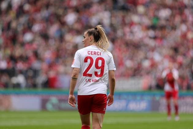Flyeralarm Frauen Bundesliga 2022 2023 1 FC Köln SG Eintracht Frankfurt Selina Cerci FC, 29 disappointed after missed goal chance Cologne RheinEnergieStadion North Rhine Westphalia Germany
