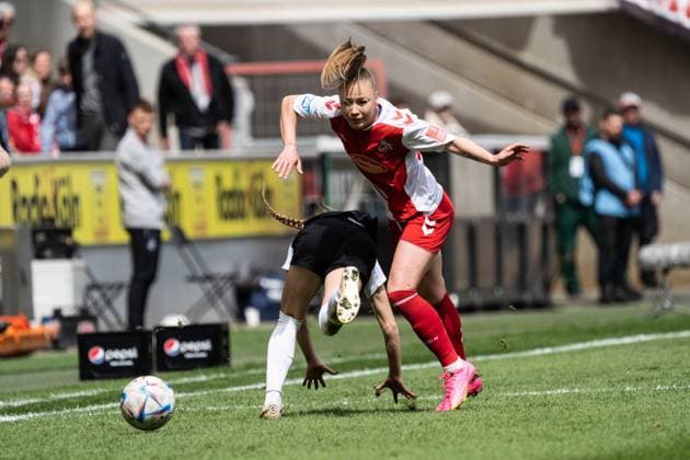 GER, 1 FFBL, 1 FC Koeln vs Eintracht Frankfurt 23 04 2023, RheinEnergieSTADION, Koeln, GER, 1 FFBL, 1 FC Koeln vs Eintracht Frankfurt in picture shows duel between Sophia Kleinherne Eintracht Frankfurt, 4 and Weronika Zawistowska 1 FC Koeln, 24 nordphotoxGmbHx xChristianxSchulze nph000300