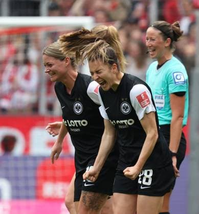 Goal celebration 0 1 Verena Hanshaw SGE , Barbara Dunst SGE , 1 FC Köln Eintracht Frankfurt, Flyeralarm Frauen Bundesliga, 18 Spieltag, Rhein Energie Stadion Köln, Germany, 18 03 2023