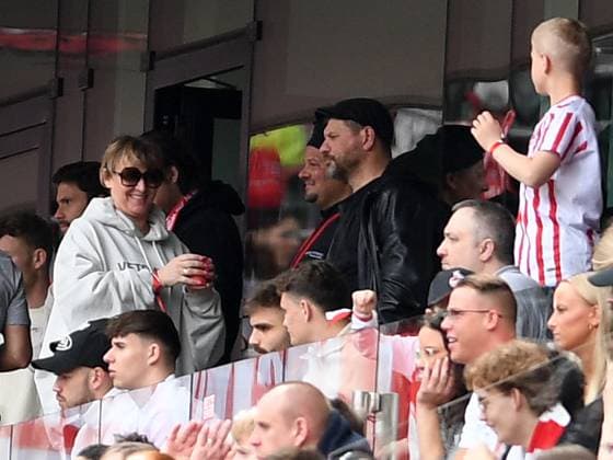 23 04 2023, Cologne, Germany, Rhein Energie Stadium, 1 FC Koeln vs Eintracht Frankfurt Frauen Bundesliga, Trainer Stefen Baumgart 1 FC Koeln schaut Foto Ralf Treese, Ralf Treese DFB DFL REGULATIONS PROHIBIT ANY USE OF PHOTOGRAPHS AS IMAGE SEQUENCES AND OR QUASI VIDEO Cologne Rhein Energie Stadium North Rhine Westphalia Germany  521_KOESGE20230423_022 Treese-521