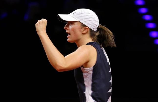 23 04 2023, Germany, Stuttgart, Porsche Tennis Grand Prix 2023 Final, Iga Swiatek POL cheers and clenches fist