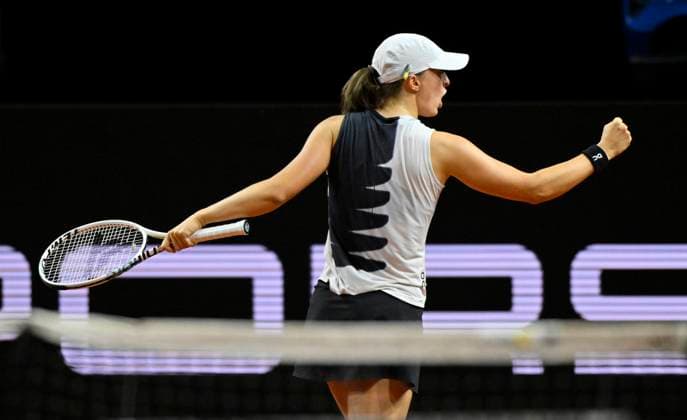 Iga Swiatek POL Jubel Freude Emotion Tennis Damen Porsche Cup Porsche Tennis Grand Prix GP Stuttgart 2023 Finale Porsche Arena 23 04 2022 DFL REGULATIONS PROHIBIT ANY USE OF PHOTOGRAPHS AS IMAGE SEQUENCES AND OR QUASI VIDEO Porsche Tennis Grand Prix GP Stuttgart 2023