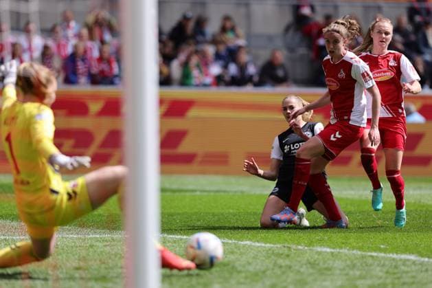 Flyeralarm Frauen Bundesliga 2022 2023 1 FC Köln SG Eintracht Frankfurt Manon Klett FC, 1 saves against Laura Freigang FRA, 10 with Myrthe Moorrees FC, 6 Köln RheinEnergieStadion Nordrhein Westfalen Germany