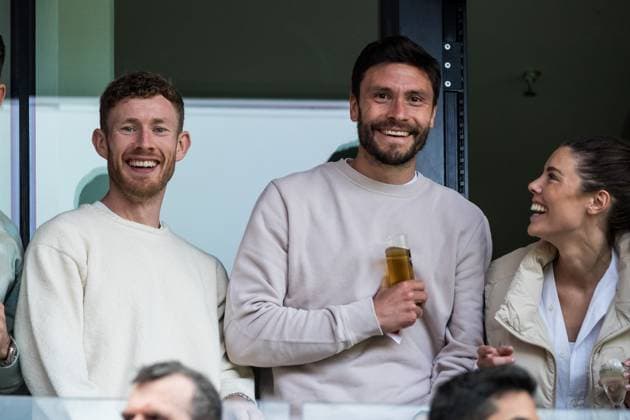 FLYERALARM Womens Soccer Bundesliga, 1 FC Koeln Eintracht Frankfurt Florian Kainz 1 FC Koeln and Jonas Hector 1 FC Koeln laughing in the box FLYERALARM Womens Soccer Bundesliga, 1 FC Koeln Eintracht Frankfurt, Koeln, Rheinenergiestadion Copyright: xBEAUTIFULxSPORTS Wunderlx