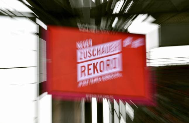Football, Womens Bundesliga, Germany, Men, Season 2022 2023, Rhein Energie Stadion Köln, 1 FC Köln Eintracht Frankfurt Spectator Record in Womens Bundesliga Feature, Symbol, Symbolic Image, Single Image DFB DFL REGULATES PROHIBIT ANY USE OF PHOTOGRAPHS AS IMAGE SEQUENCES AND OR QUASI VIDEO