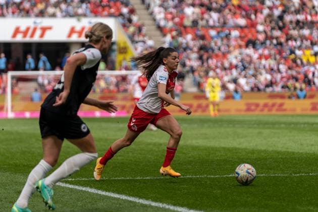 Manjou Wilde FC Koeln, 7 FC Koeln vs Eintracht Frankfurt, Football, Flyeralarm Womens Bundesliga, Matchday 18, 2022 2023, 23 04 2023 DFL REGULATES PROHIBIT ANY USE OF PHOTOGRAPHS AS IMAGE SEQUENCES AND OR QUASI VIDEO FC Koeln vs Eintracht Frankfurt, Football, Flyeralarm Womens Bundesliga, Matchday 18, 2022 2023, 23 04 2023 Koeln Copyright: xEibner-Pressefoto FabioxDeinertx EP_FDT