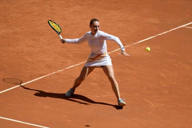 Mutua Madrid Open - Day Two Ana Bogdan of Romania in action against Anna Bondar of Hungary during qualifying at the Mutua Madrid Open 2023 tennis tournament on April 25, 2023 at Caja Magica stadium in Madrid, Spain. madrid Spain  Copyright: xJuanxCarlosxLucasx originalFilename:lucas-notitle230425_npi3L.jpg