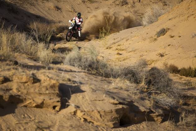 16 BRANCH Ross (bwa), Hero Motorsports Team Rally, Hero 450 Rally, FIM W2RC, action during the Stage 3 of the Sonora Rally 2023, 3rd round of the 2023 World Rally-Raid Championship, around Penasco on April 26th, 2023 in Penasco, Mexico - AUTO - W2RC - SONORA RALLY 2023 DPPI Panoramic  05323003__DE_7753
